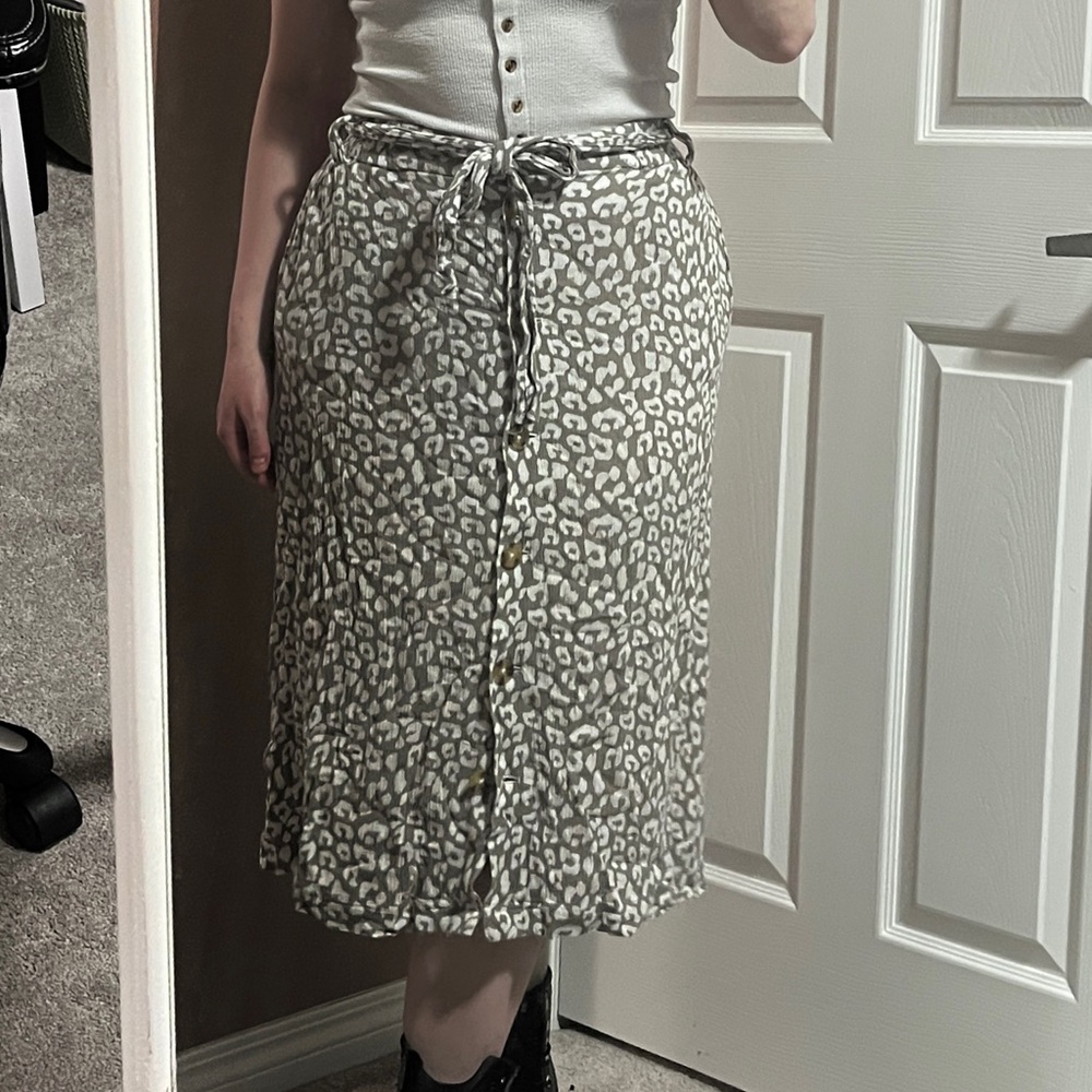 Leopard Print Midi Skirt - Gray